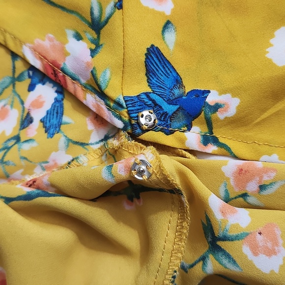 Floral bird wrap top L - Picture 7 of 11